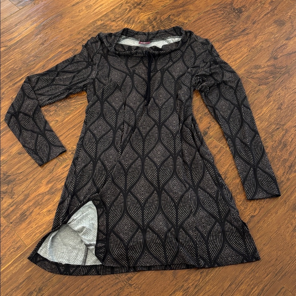 Salaam casual dress size M like new pockets cowl neck NICE!
